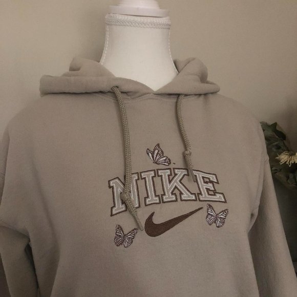 Custom embroidered Nike hoodie - Picture 3 of 5
